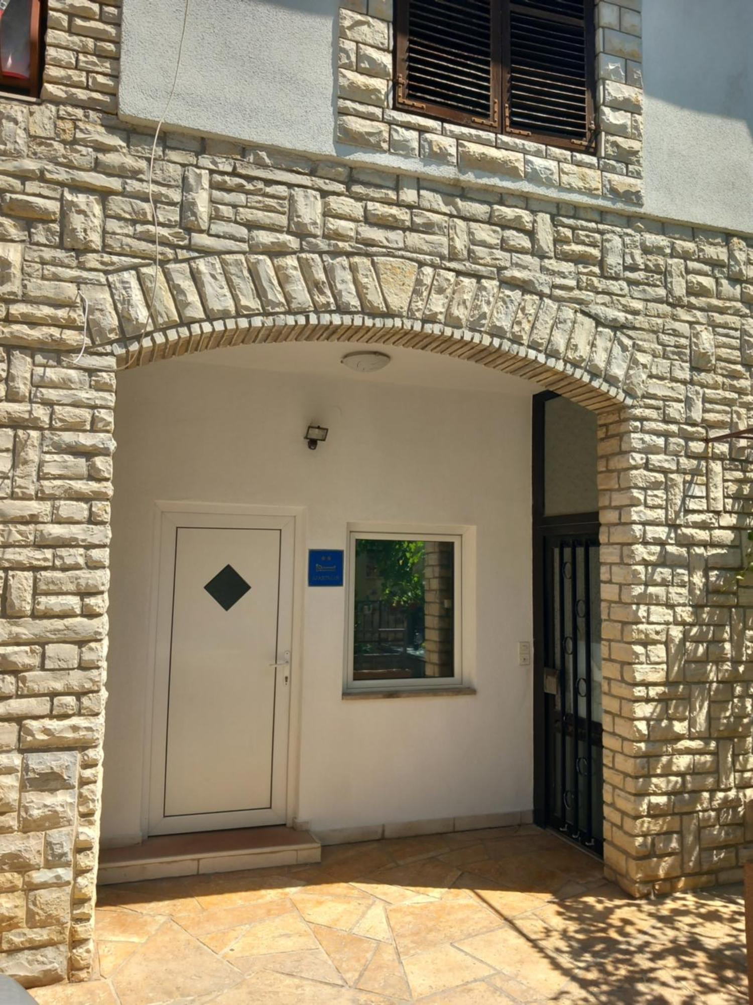 Apartman Oli Задар Екстериор снимка